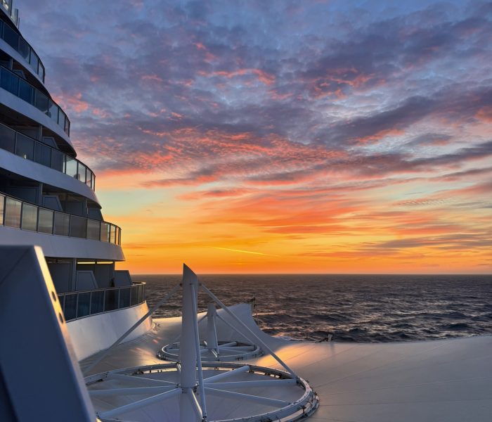 Volksbank-Gruppenreise auf Mein Schiff 3 – Sonnenuntergang auf dem Meer während der Kreuzfahrt