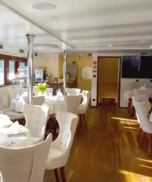 kroatien-fluss-dalmatien-princess-restaurant-promenadendeck-02